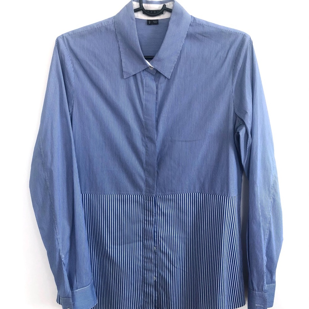 BLUE WITH STRIPES BUTTON-DOWN THEORY BLOUSE SIZE L